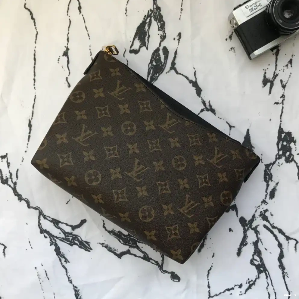 Cheap CASE BEAUTY Louis Vuitton PALLAS 0527